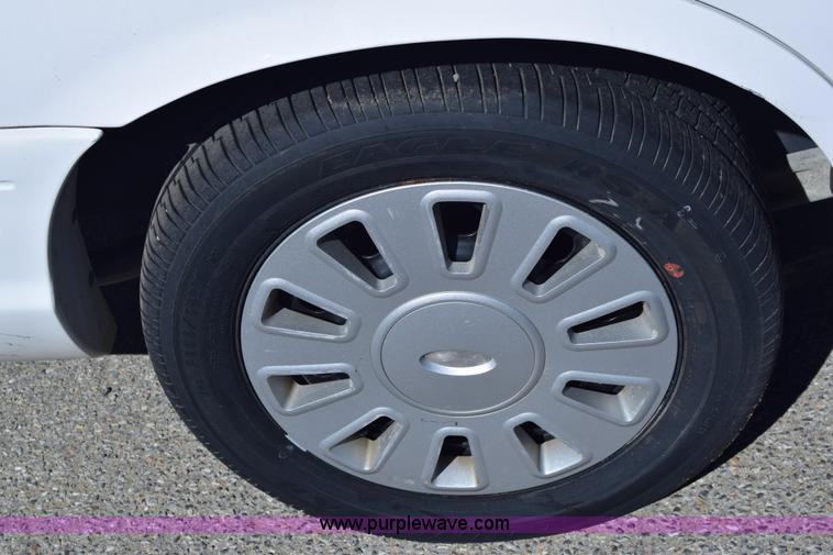 image for item K8700 2008 Ford Crown Victoria Police Interceptor