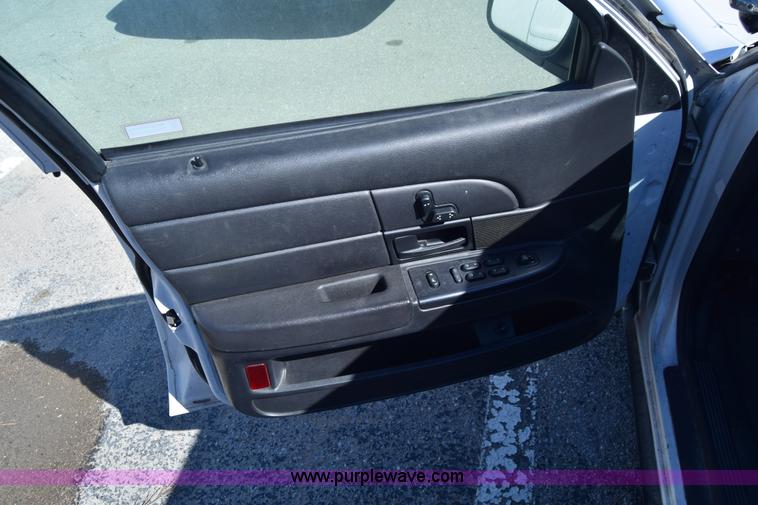 image for item K8701 2008 Ford Crown Victoria Police Interceptor