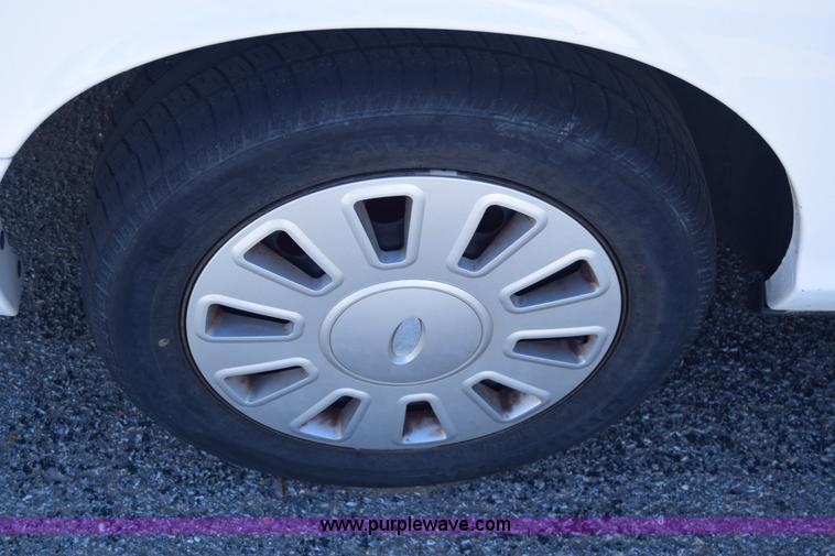 image for item K8701 2008 Ford Crown Victoria Police Interceptor