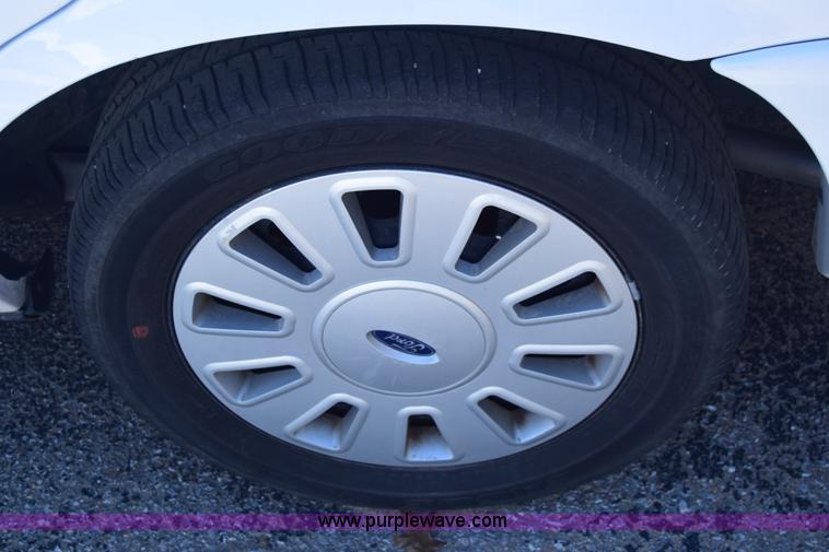 image for item K8701 2008 Ford Crown Victoria Police Interceptor