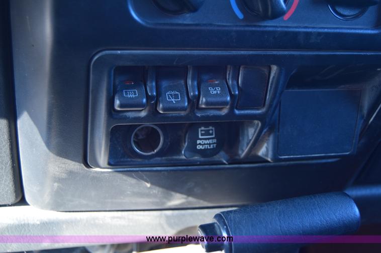 image for item K8708 2003 Jeep Wrangler Sport SUV