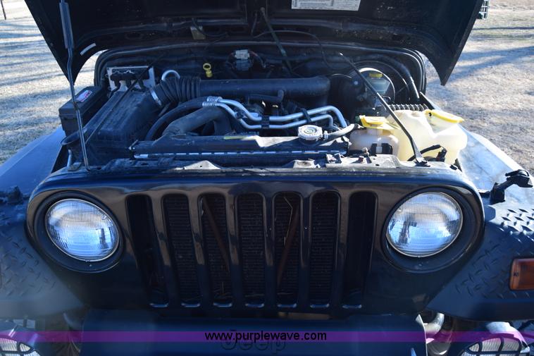 image for item K8708 2003 Jeep Wrangler Sport SUV