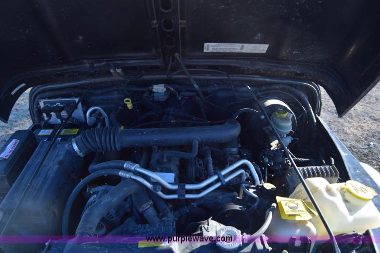 image for item K8708 2003 Jeep Wrangler Sport SUV