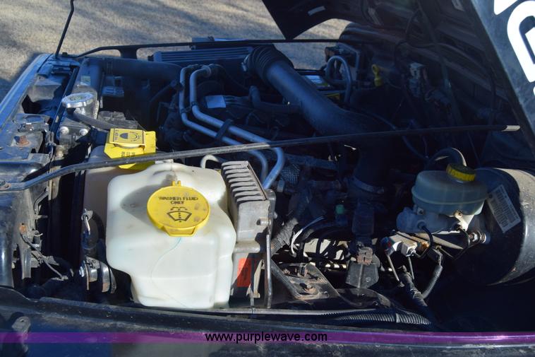 image for item K8708 2003 Jeep Wrangler Sport SUV