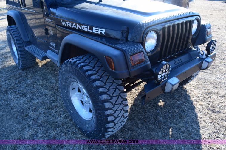 image for item K8708 2003 Jeep Wrangler Sport SUV