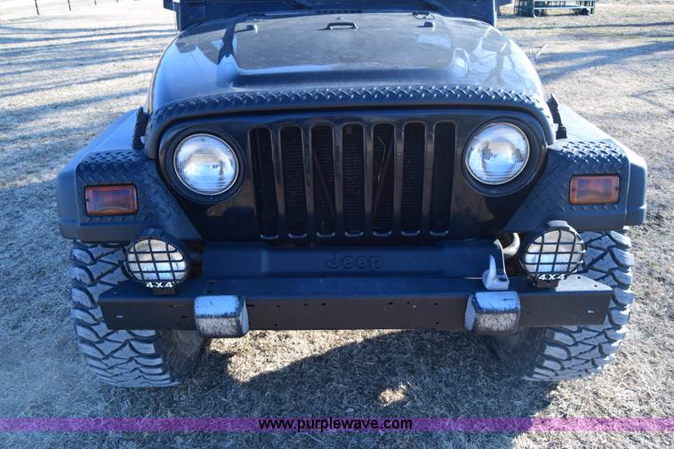 image for item K8708 2003 Jeep Wrangler Sport SUV