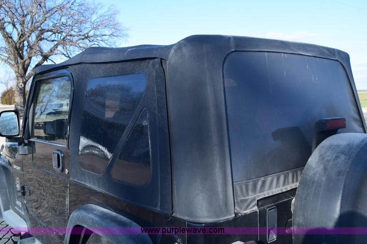 image for item K8708 2003 Jeep Wrangler Sport SUV