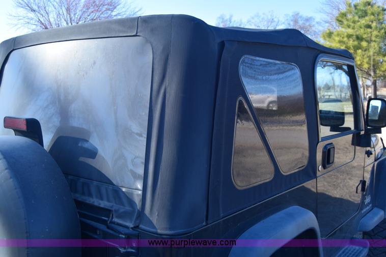image for item K8708 2003 Jeep Wrangler Sport SUV