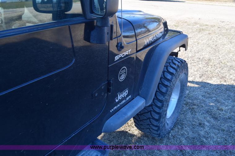 image for item K8708 2003 Jeep Wrangler Sport SUV