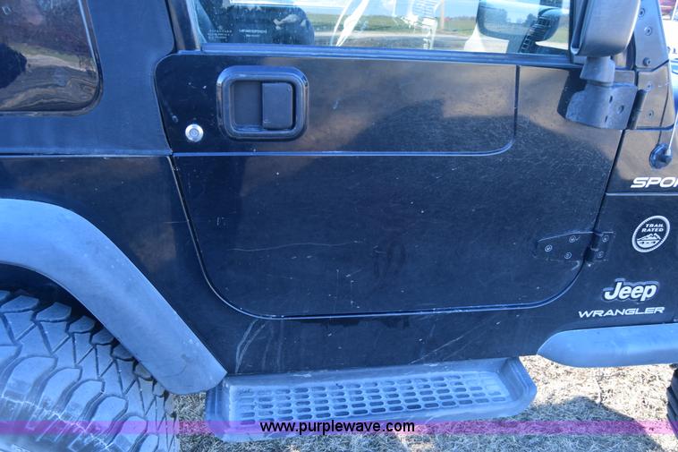 image for item K8708 2003 Jeep Wrangler Sport SUV