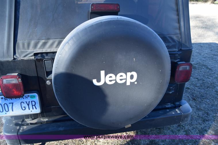 image for item K8708 2003 Jeep Wrangler Sport SUV