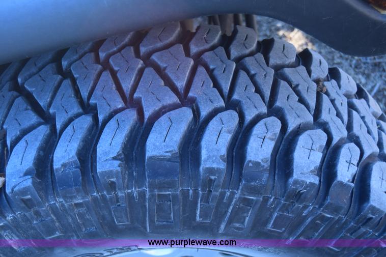 image for item K8708 2003 Jeep Wrangler Sport SUV