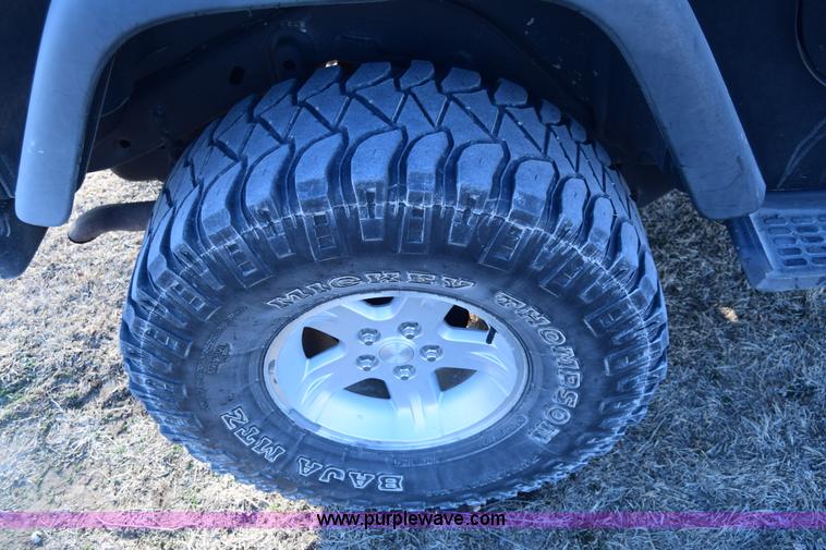 image for item K8708 2003 Jeep Wrangler Sport SUV