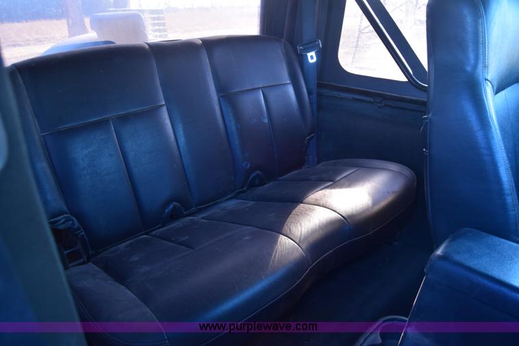 image for item K8708 2003 Jeep Wrangler Sport SUV