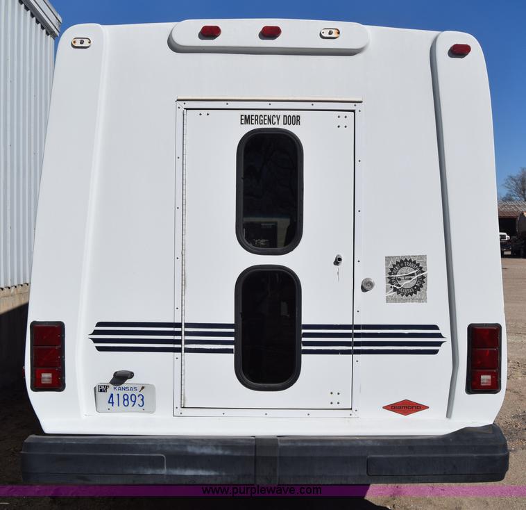 image for item K8713 2002 Ford 800 Diamond bus