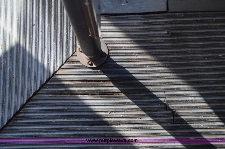 image for item K8713 2002 Ford 800 Diamond bus