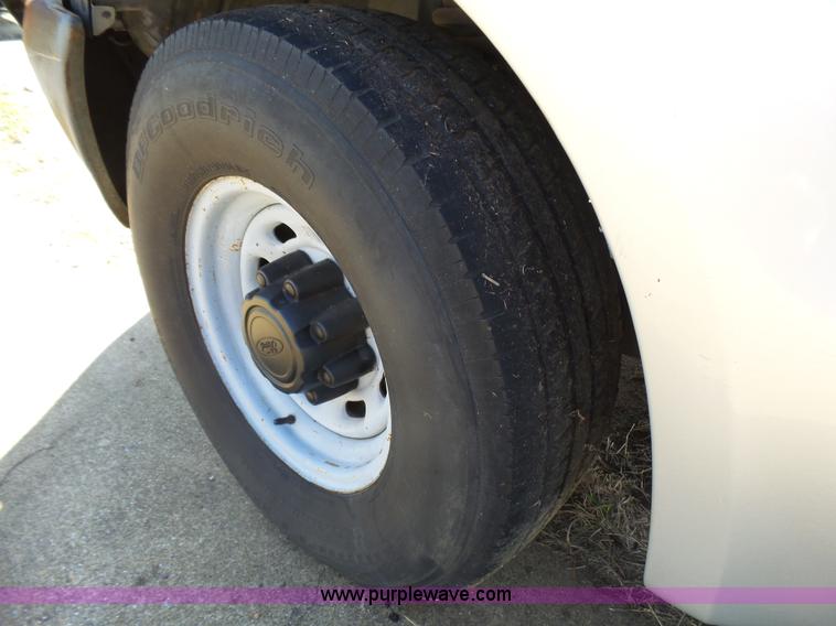 image for item L1527 1999 Ford F250 Super Duty service truck