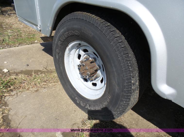 image for item L1527 1999 Ford F250 Super Duty service truck