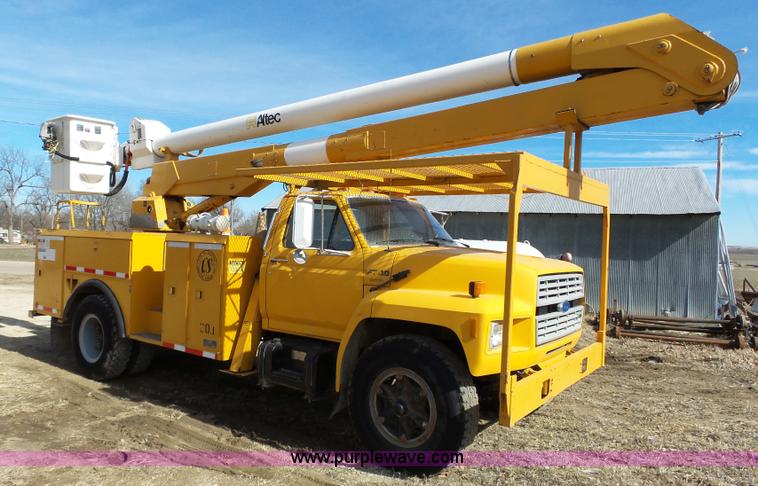 image for item L3666 1988 Ford F700 bucket truck