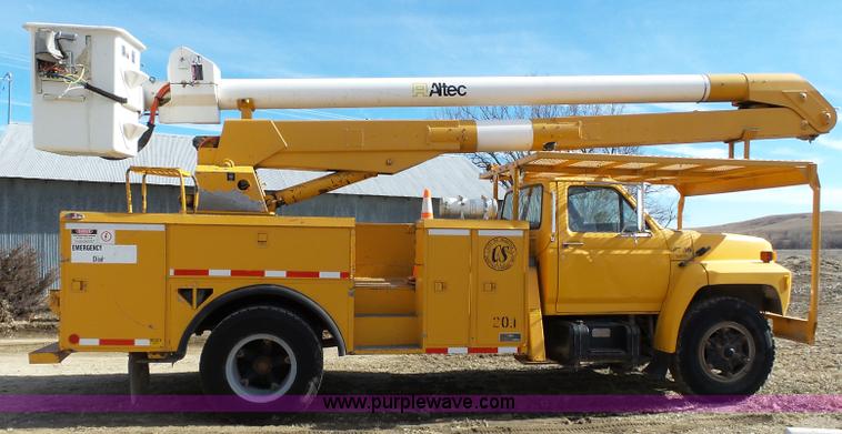 image for item L3666 1988 Ford F700 bucket truck
