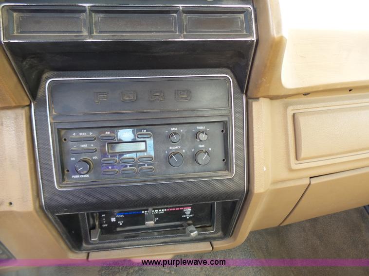 image for item L3666 1988 Ford F700 bucket truck