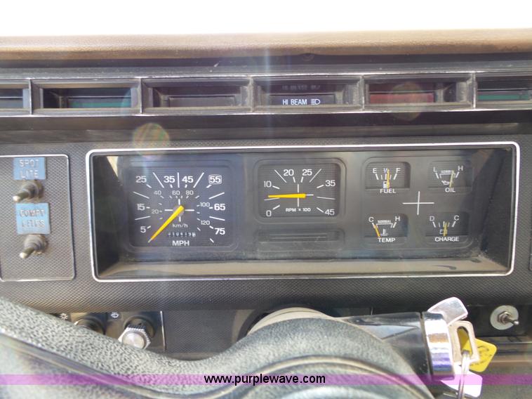 image for item L3666 1988 Ford F700 bucket truck