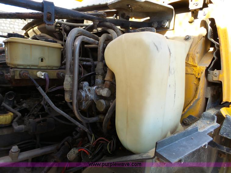 image for item L3666 1988 Ford F700 bucket truck