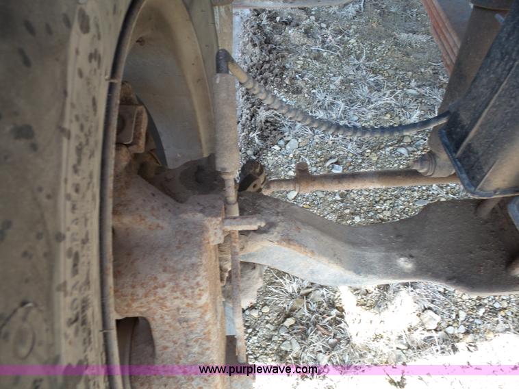 image for item L3666 1988 Ford F700 bucket truck