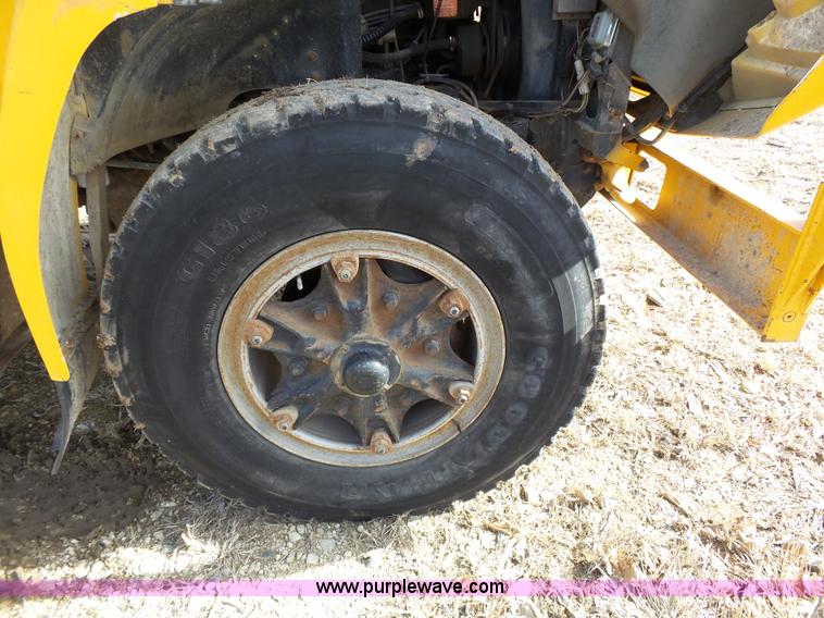 image for item L3666 1988 Ford F700 bucket truck