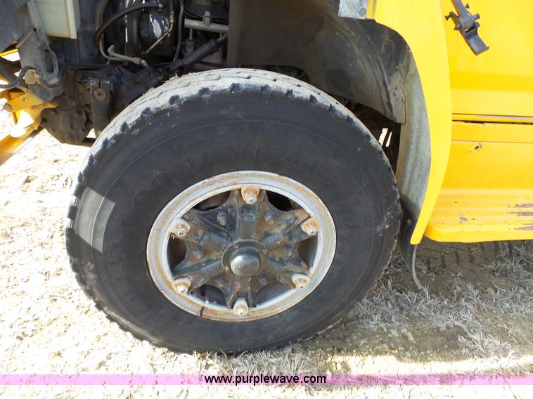 image for item L3666 1988 Ford F700 bucket truck