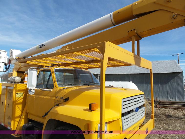 image for item L3666 1988 Ford F700 bucket truck