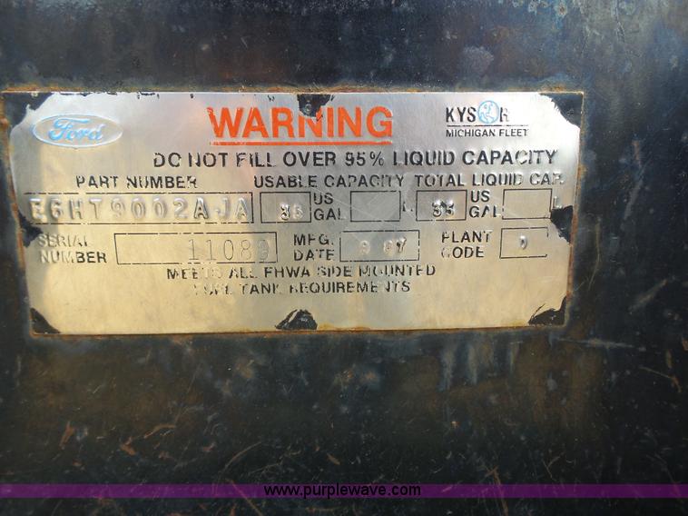 image for item L3666 1988 Ford F700 bucket truck