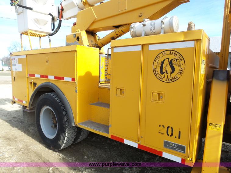 image for item L3666 1988 Ford F700 bucket truck