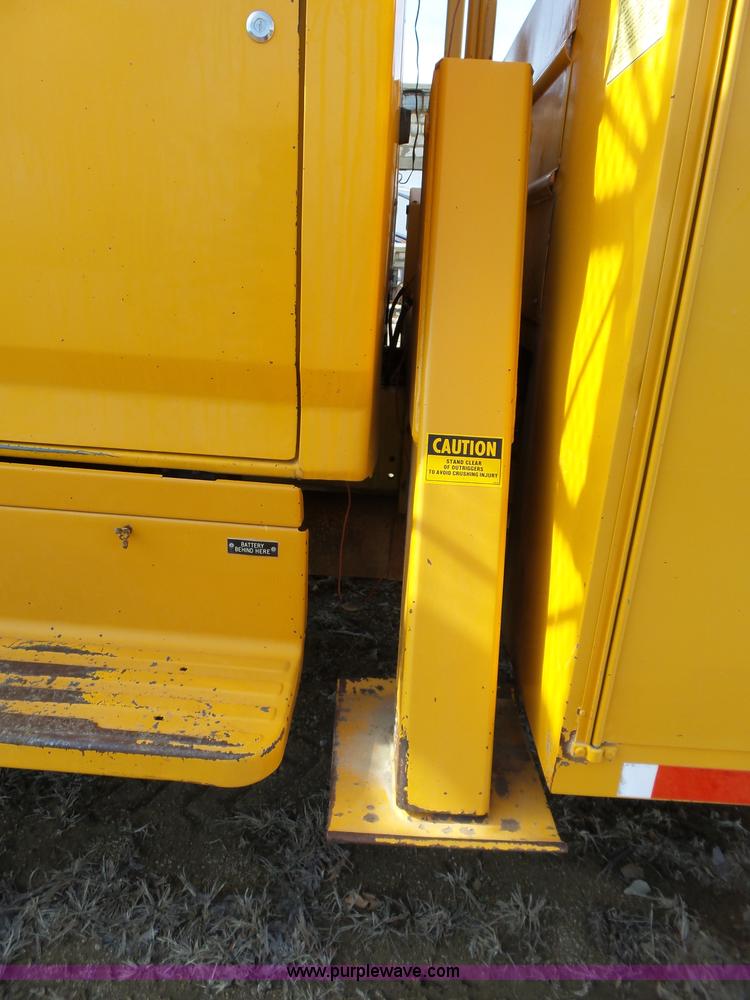 image for item L3666 1988 Ford F700 bucket truck