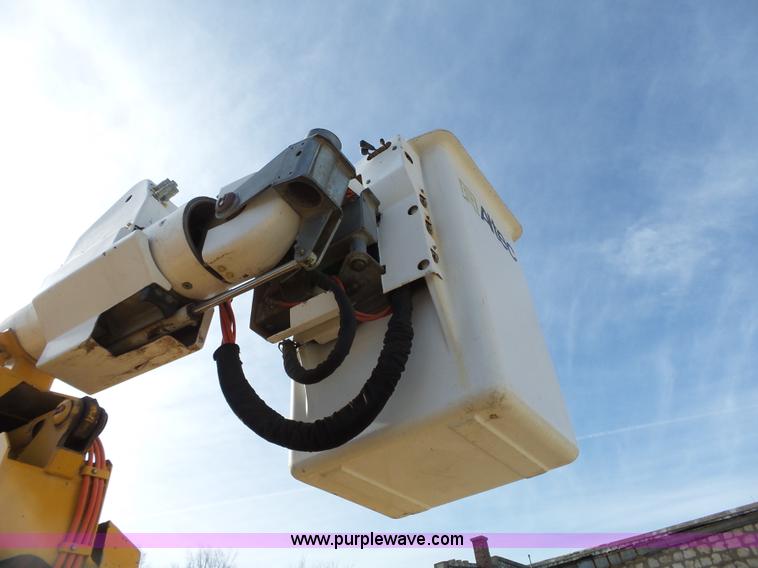 image for item L3666 1988 Ford F700 bucket truck