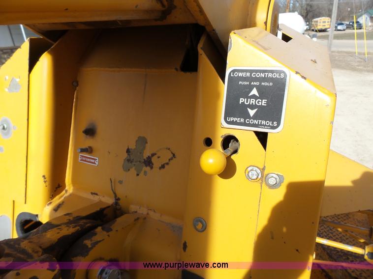 image for item L3666 1988 Ford F700 bucket truck