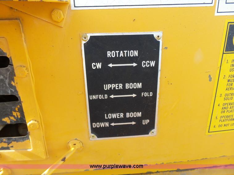 image for item L3666 1988 Ford F700 bucket truck