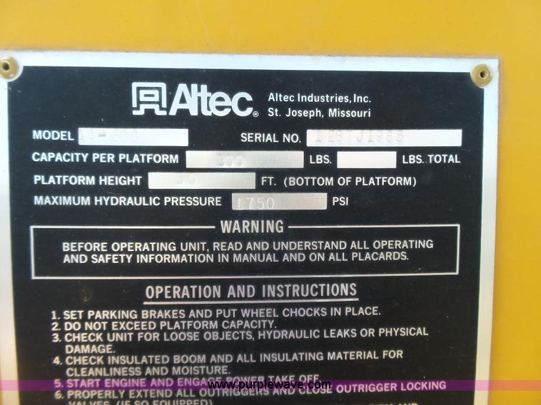 image for item L3666 1988 Ford F700 bucket truck