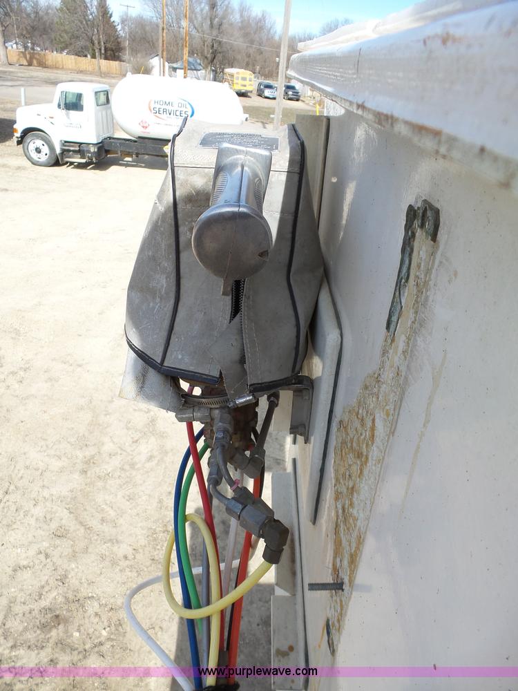 image for item L3666 1988 Ford F700 bucket truck