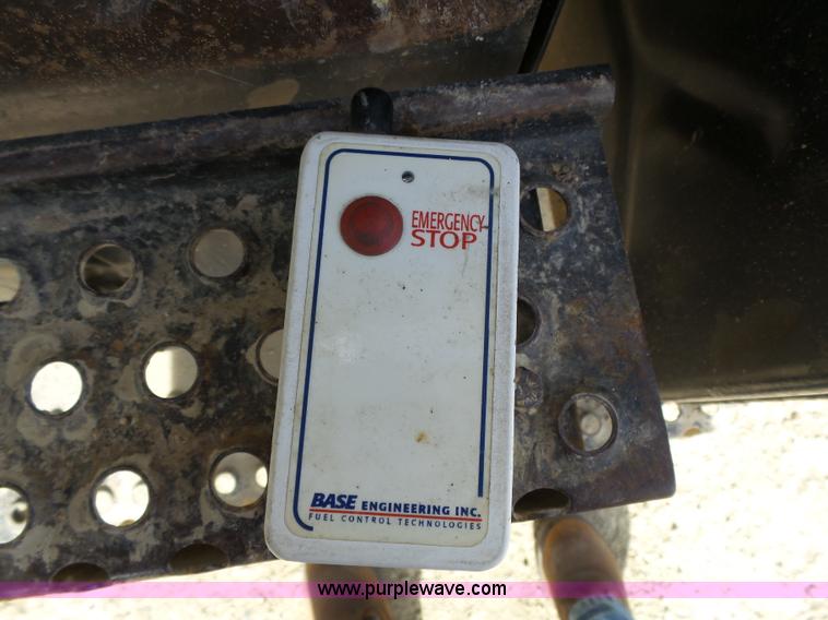 image for item L3667 2001 International 4700 propane fuel truck