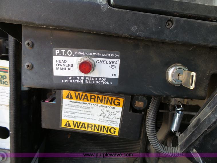 image for item L3667 2001 International 4700 propane fuel truck