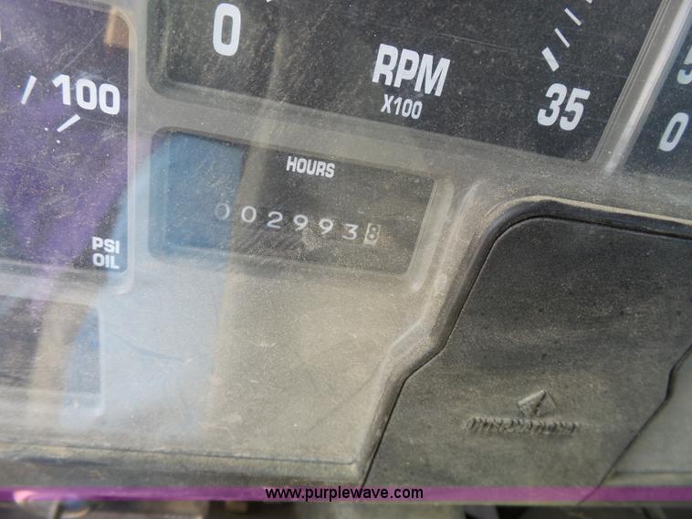 image for item L3667 2001 International 4700 propane fuel truck