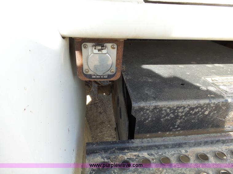 image for item L3667 2001 International 4700 propane fuel truck