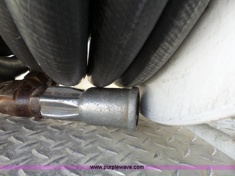 image for item L3667 2001 International 4700 propane fuel truck