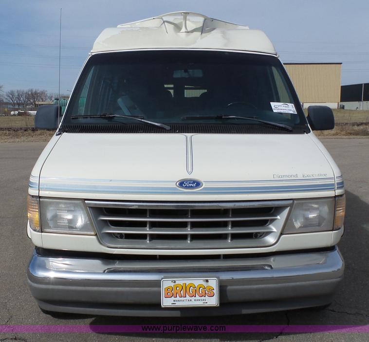 image for item L3683 1992 Ford Econoline E150 Diamond Executive van