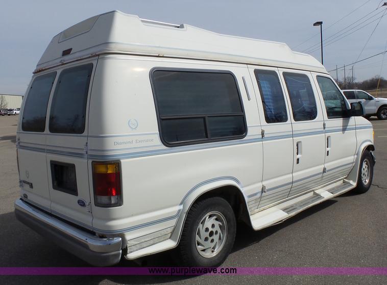 image for item L3683 1992 Ford Econoline E150 Diamond Executive van