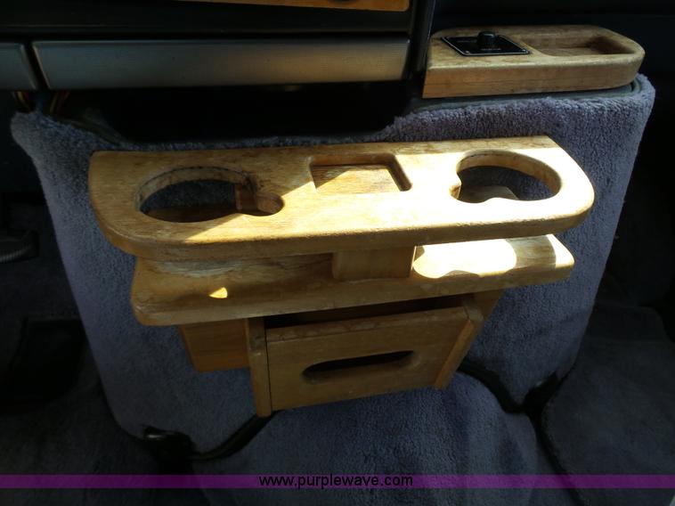 image for item L3683 1992 Ford Econoline E150 Diamond Executive van