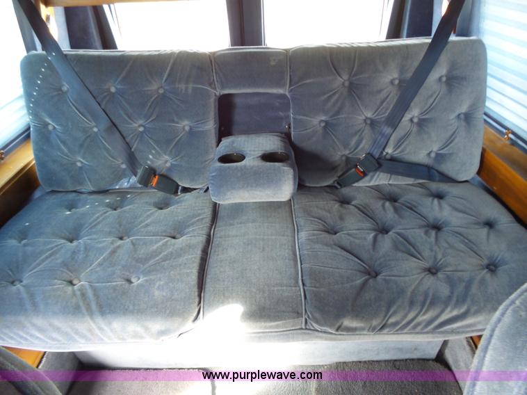 image for item L3683 1992 Ford Econoline E150 Diamond Executive van