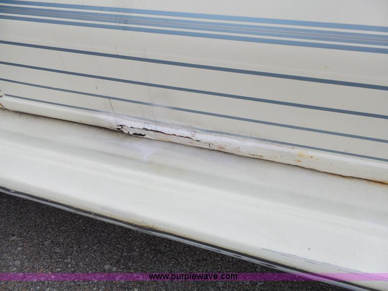 image for item L3683 1992 Ford Econoline E150 Diamond Executive van