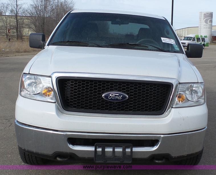 image for item L3690 2008 Ford F150 XLT SuperCrew pickup truck